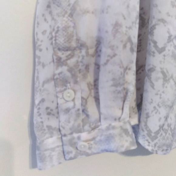 Liz Claiborne  Gray and White  Snakeskin Print Top - Picture 5 of 7